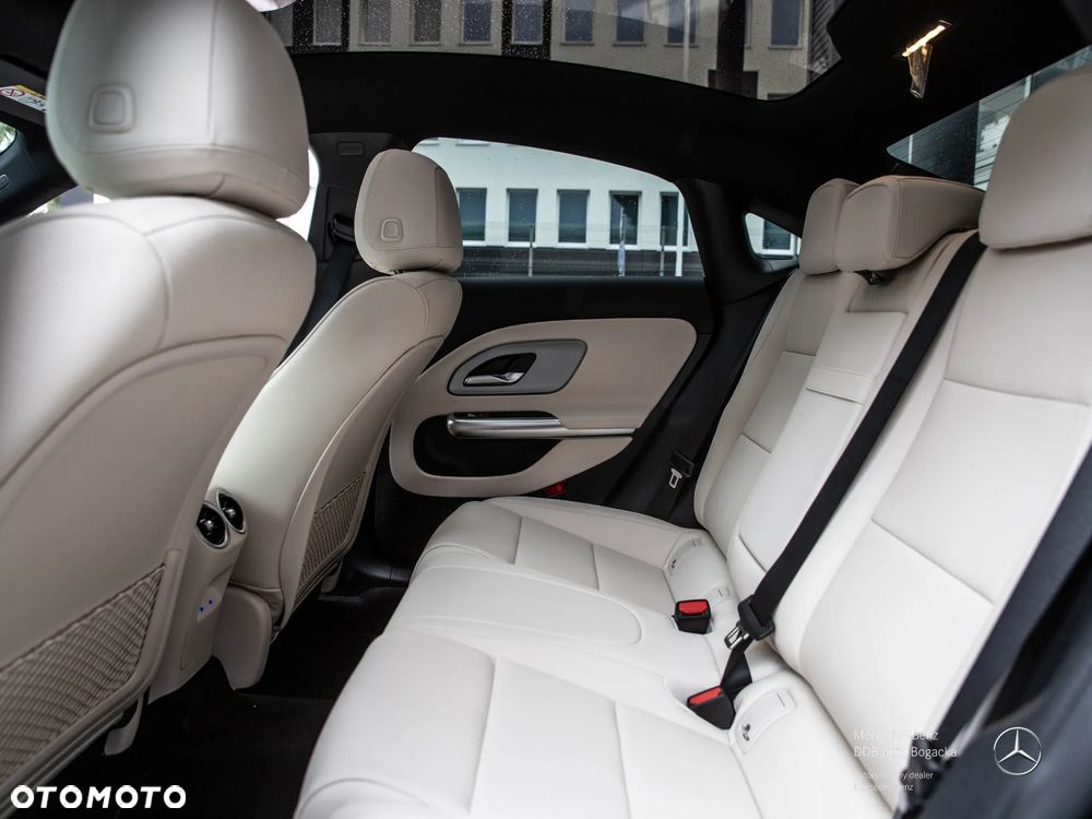 Mercedes-Benz CLA 200 mHEV 8G-DCT - 11