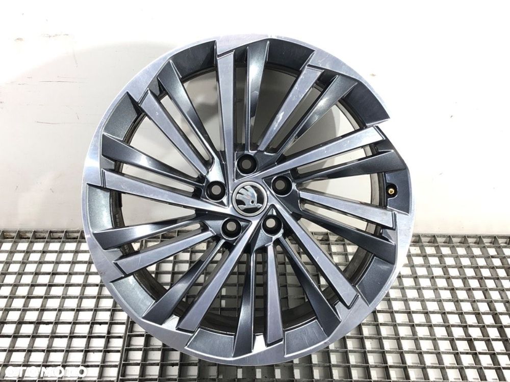 FELGA ALUMINIOWA 19 8J 5X112 ET 44 CENTR 57,1  SKODA SUPERB IV Kombi (NZ5) 2023 - 2.0 TDI 110 kW - 1