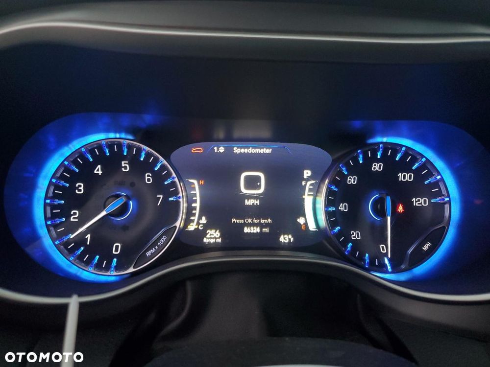 Chrysler Pacifica - 9