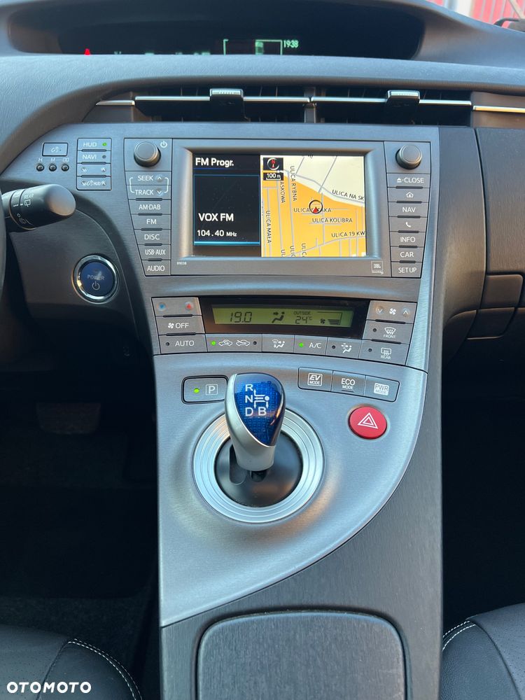 Toyota Prius (Hybrid) Executive - 28