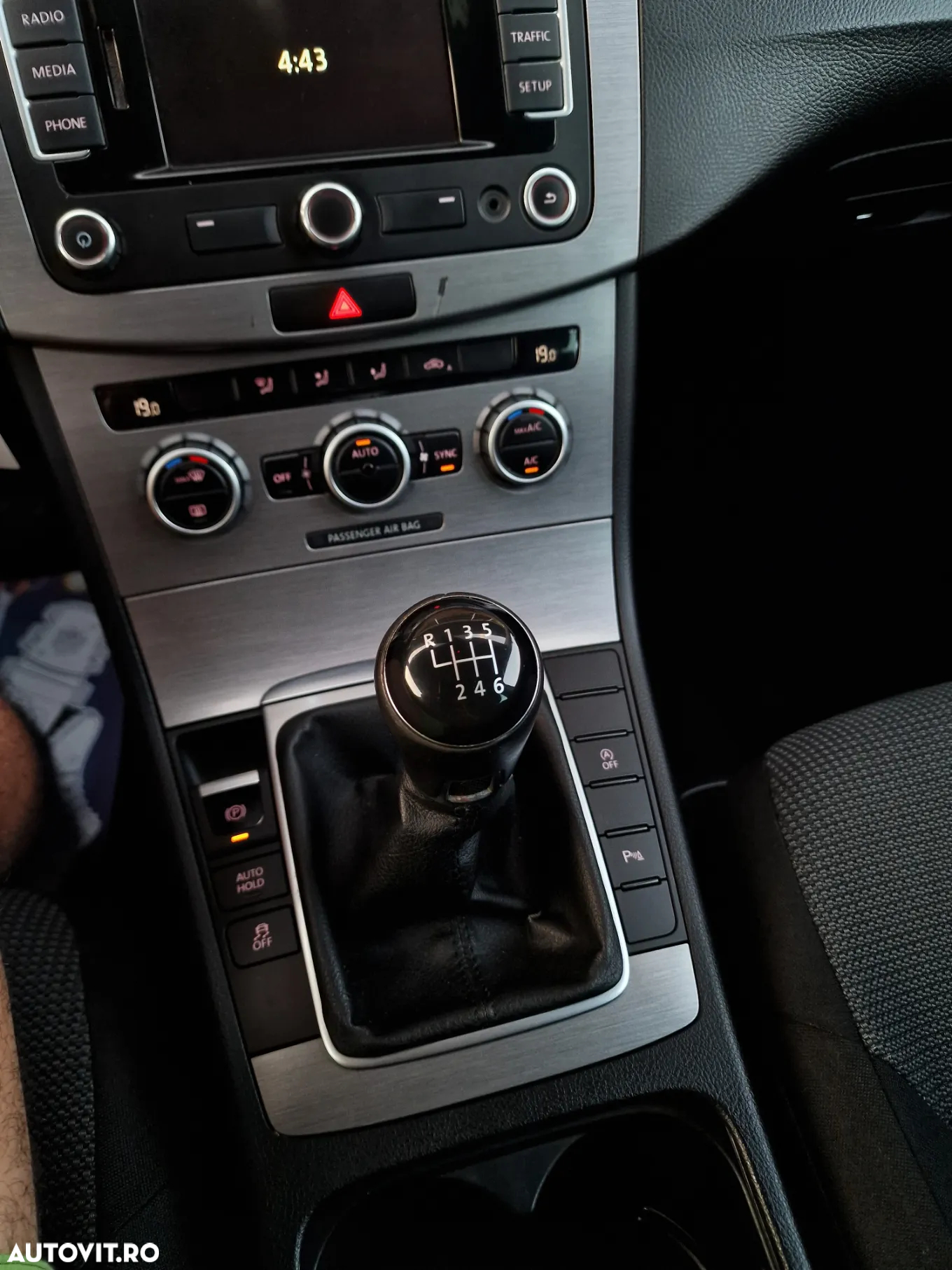 Volkswagen Passat - 34