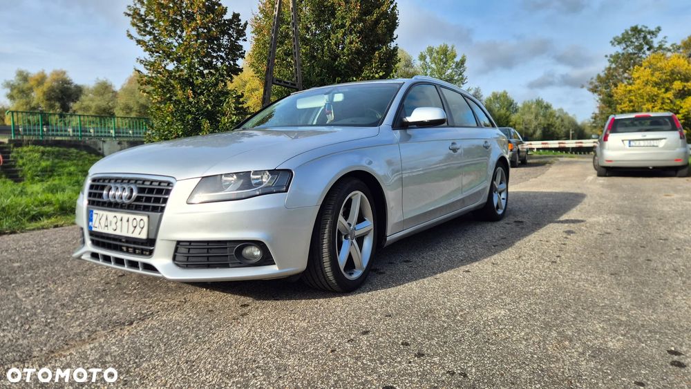 Audi A4 2010 photo 2