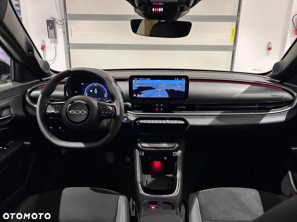 Fiat 600 1.2 Turbo Sport eDCT - 12