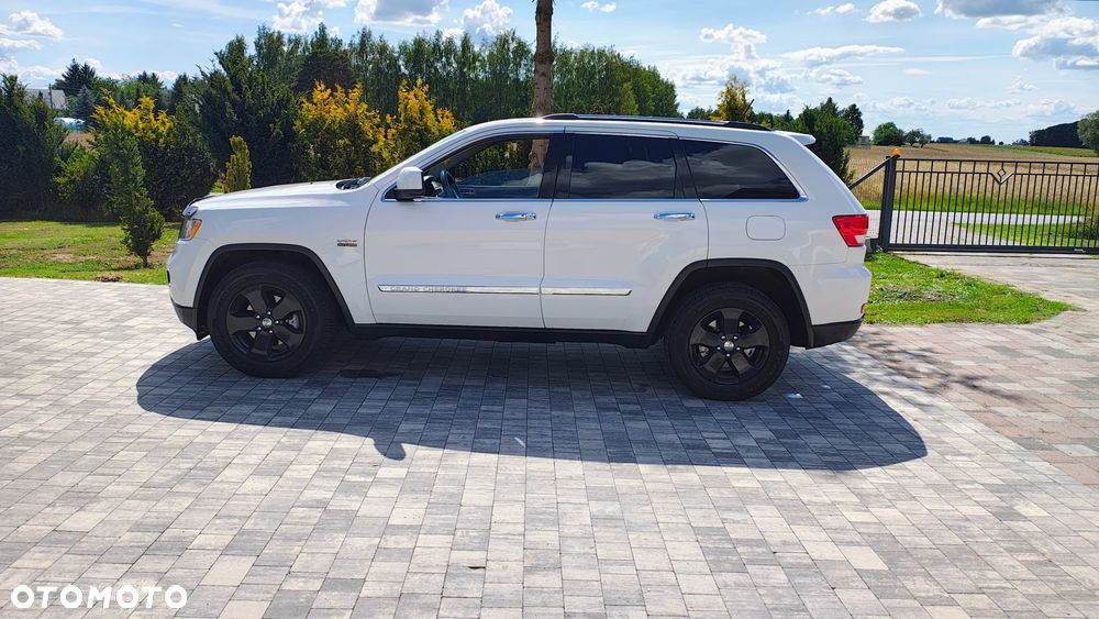 Jeep Grand Cherokee - 23