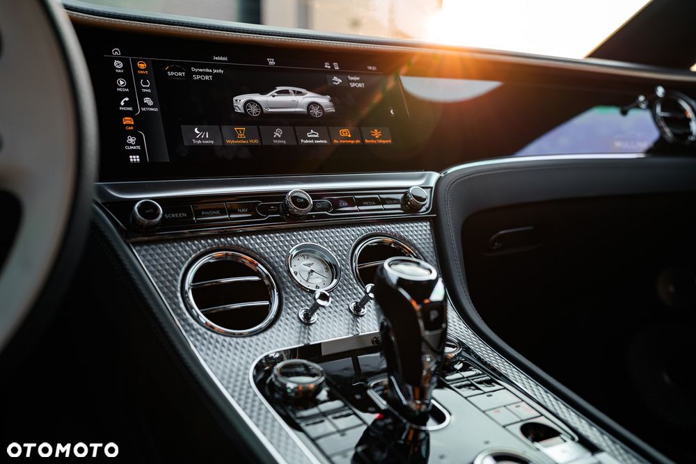 Bentley Continental GT V8 Mulliner - 26