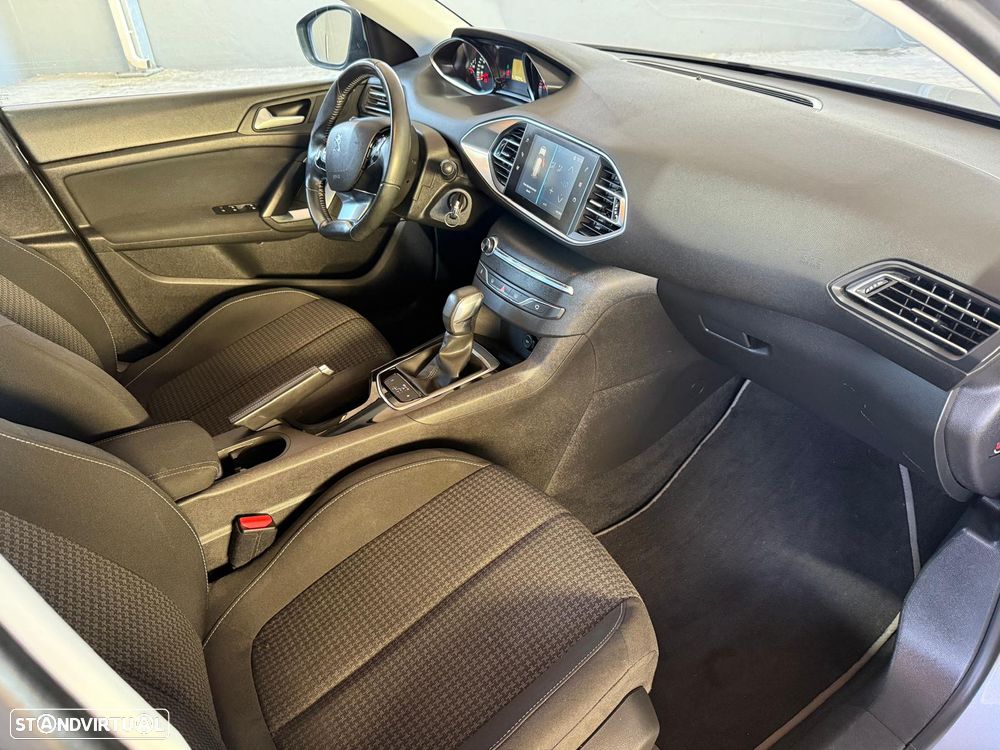 Peugeot 308 1.6 BlueHDi Allure EAT6 - 21