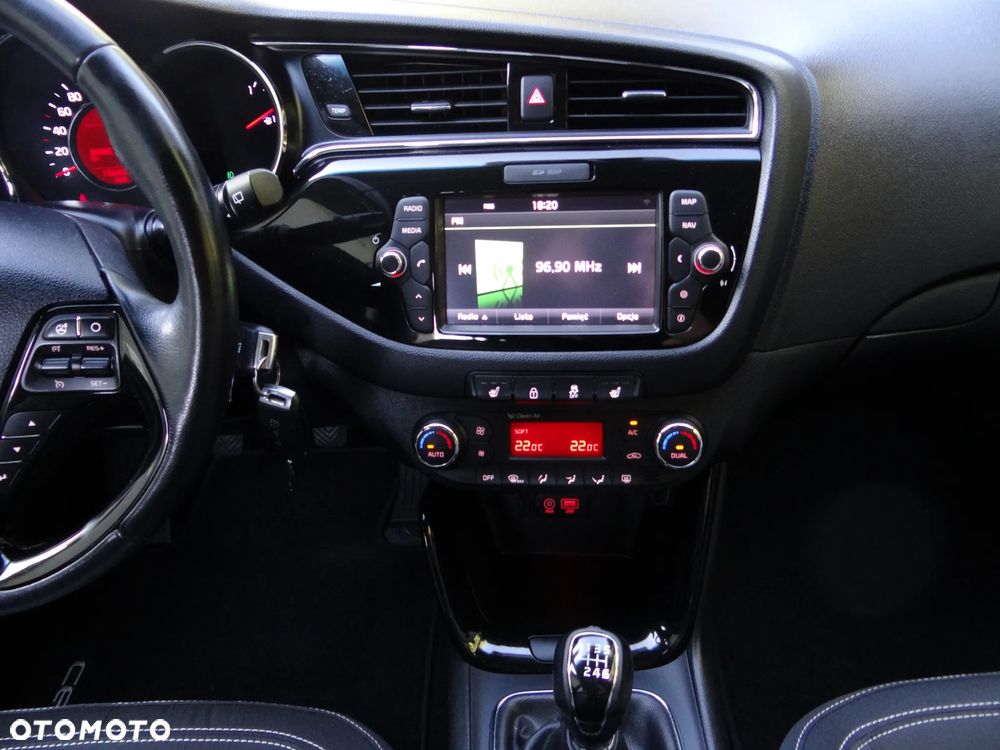 Kia Ceed 1.4 CVVT Dream-Team Edition - 31