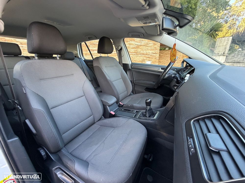 VW Golf 1.6 TDi BlueMotion Comfortline - 9
