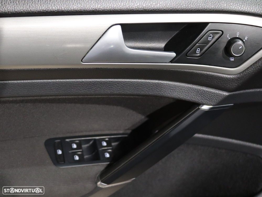 VW Golf 1.6 TDi BlueMotion Confortline - 16