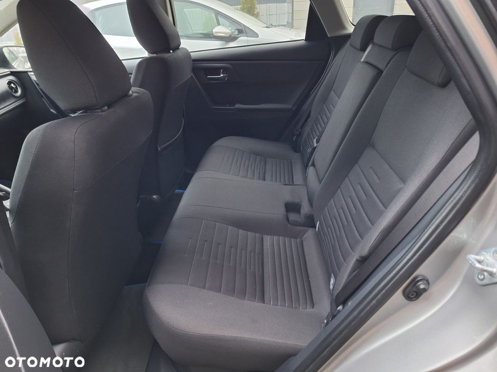 Toyota Auris - 12