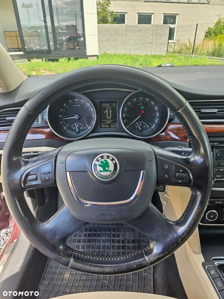 Skoda Superb 2.0 TDI Elegance DSG - 9