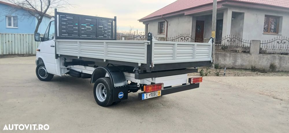 Mercedes-Benz Sprinter - 14