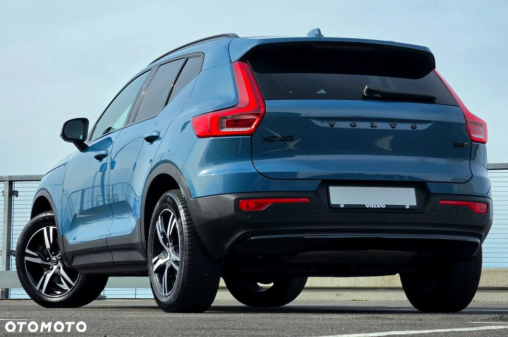 Volvo XC 40 B4 AWD Ultimate Dark - 25