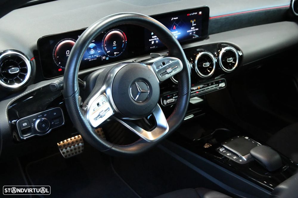 Mercedes-Benz A 250 e AMG Line - 12