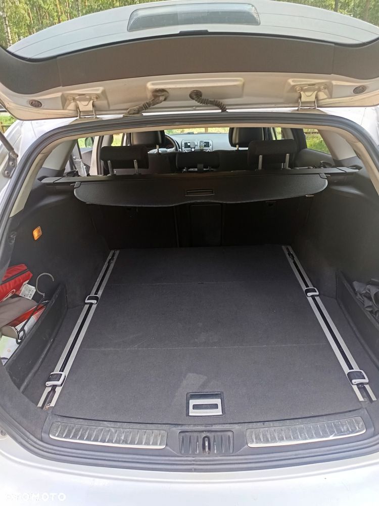 Toyota Avensis - 8