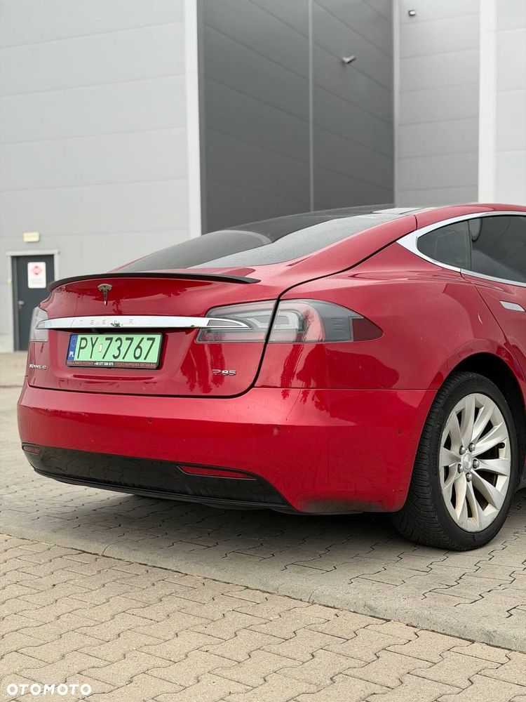 Tesla Model S - 11