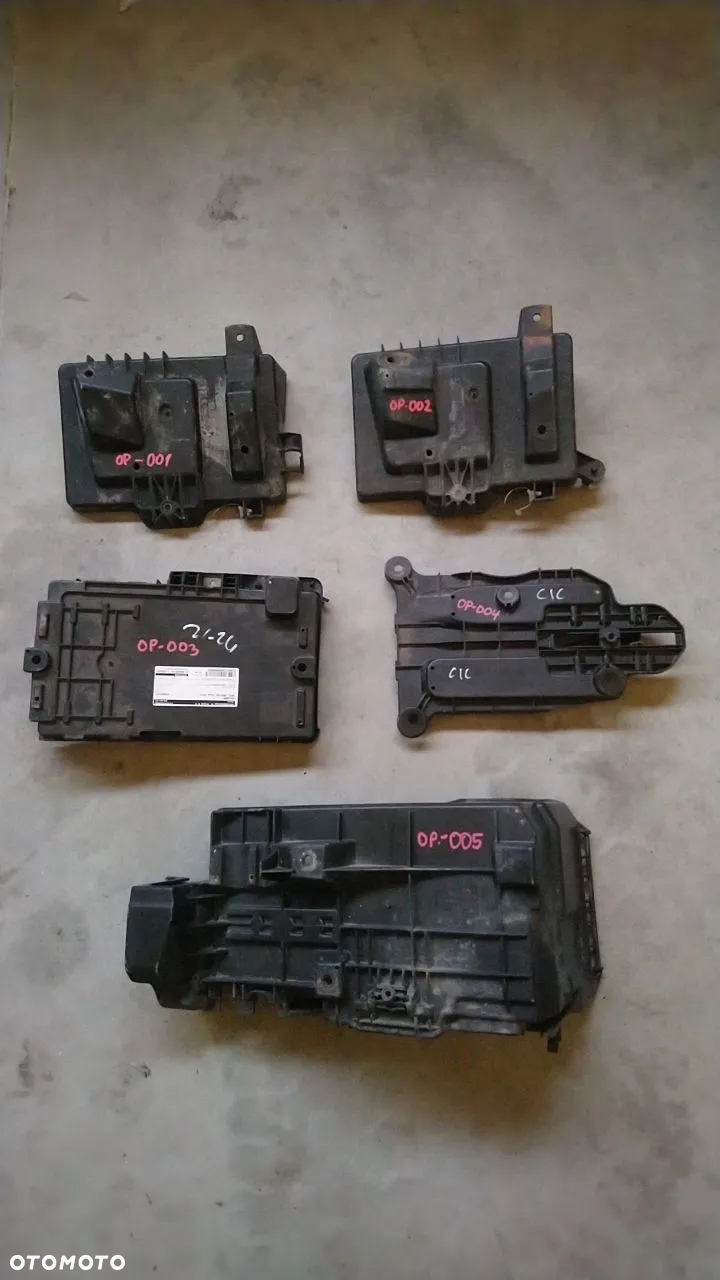 OBUDOWA AKUMULATORA VW AUDI SEAT SKODA OPEL RENAULT CITROEN PEUGEOT FORD VOLVO BMW MAZDA MINI FIAT TOYOTA MERCEDES KIA HYUNDAI HONDA INFINITI - 4