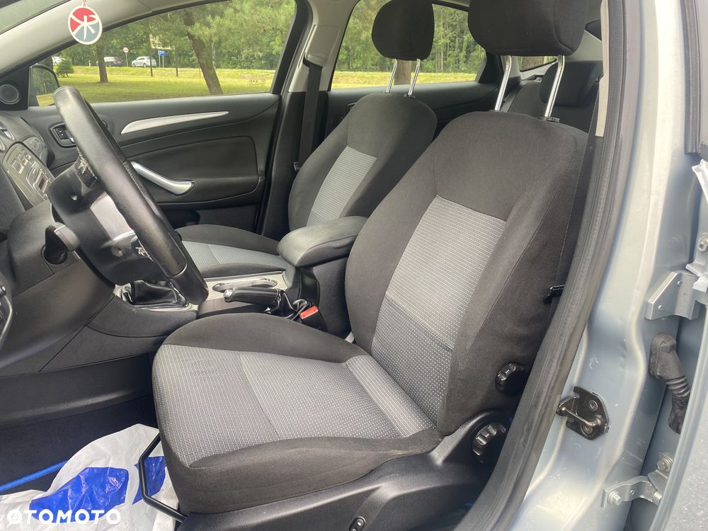 Ford Mondeo 2.0 Ambiente - 6