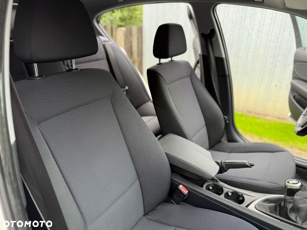 BMW Seria 1 116i - 17