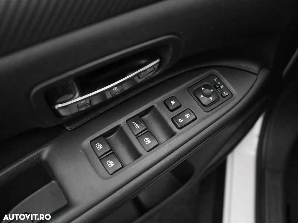 Mitsubishi Outlander 2.2 DI-D 4WD Instyle - 29