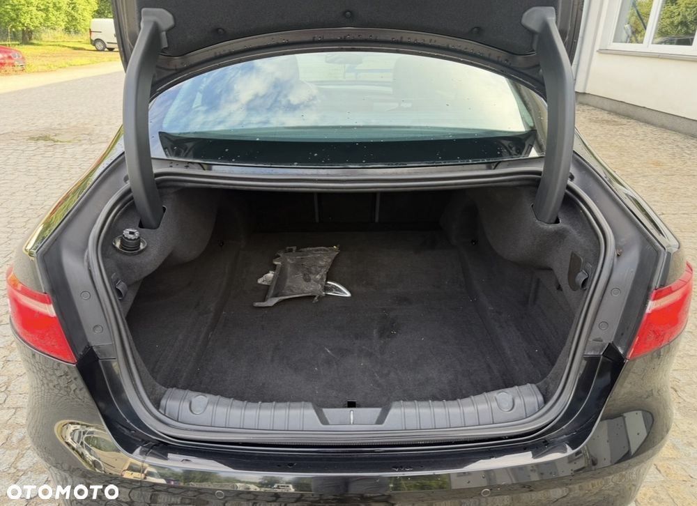 Jaguar XF - 26