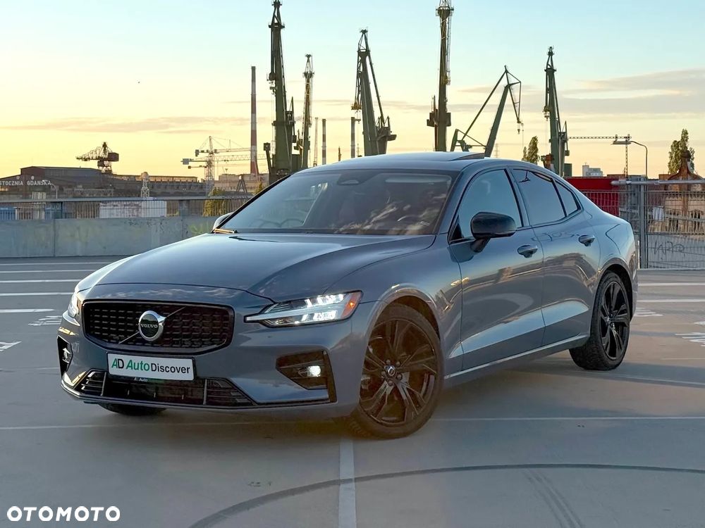 Volvo S60 B5 B AWD Plus Dark