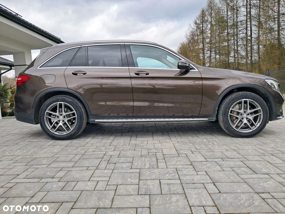 Mercedes-Benz GLC 250 4Matic 9G-TRONIC AMG Line - 6