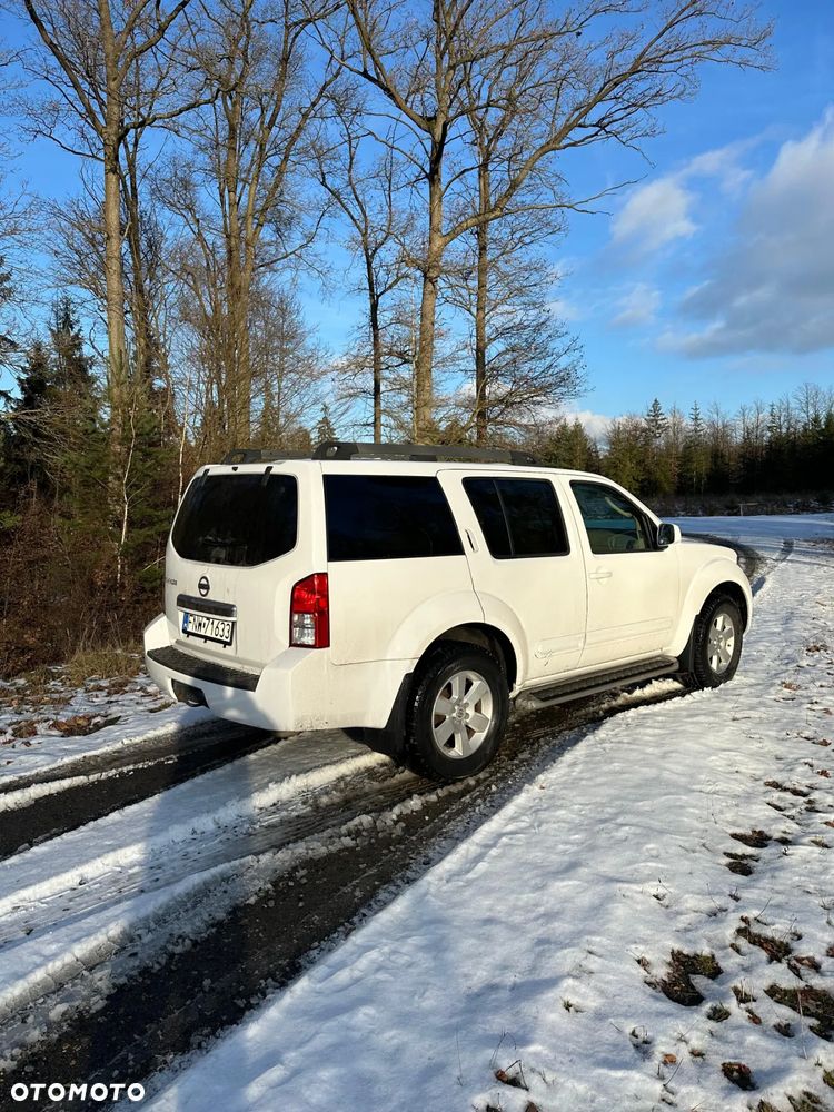 Nissan Pathfinder - 11