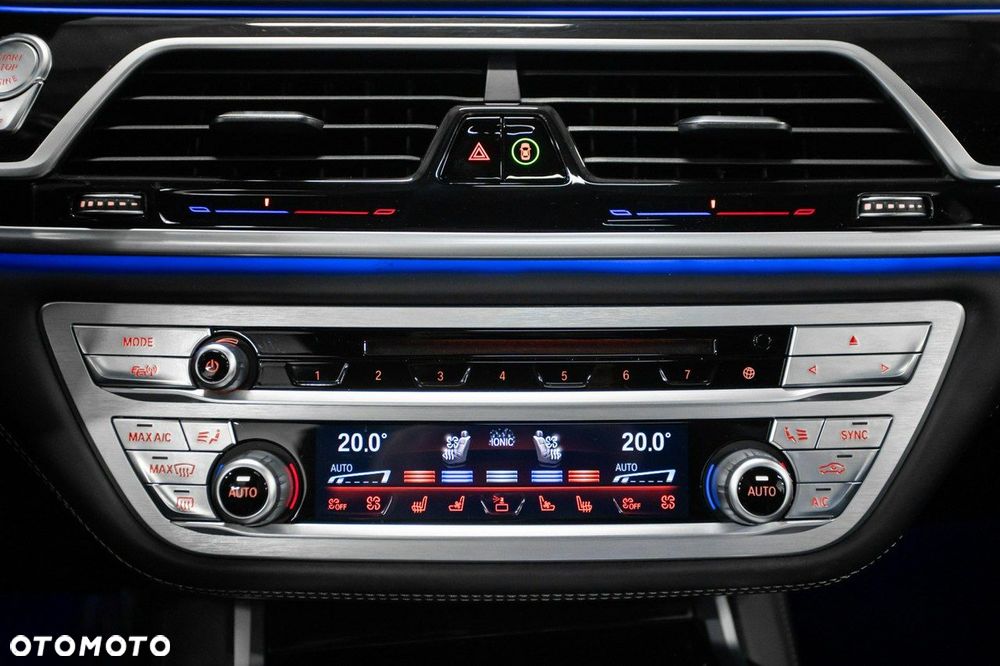 BMW Seria 7 M760Li xDrive - 28