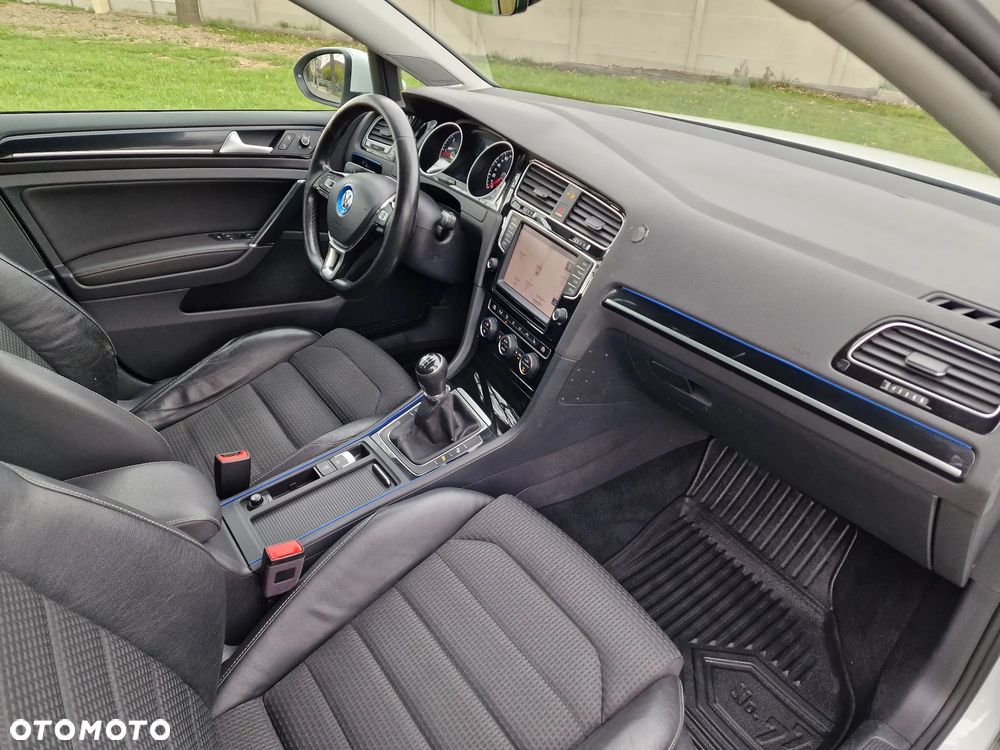 Volkswagen Golf 2.0 TDI (BlueMotion Technology) Highline - 20