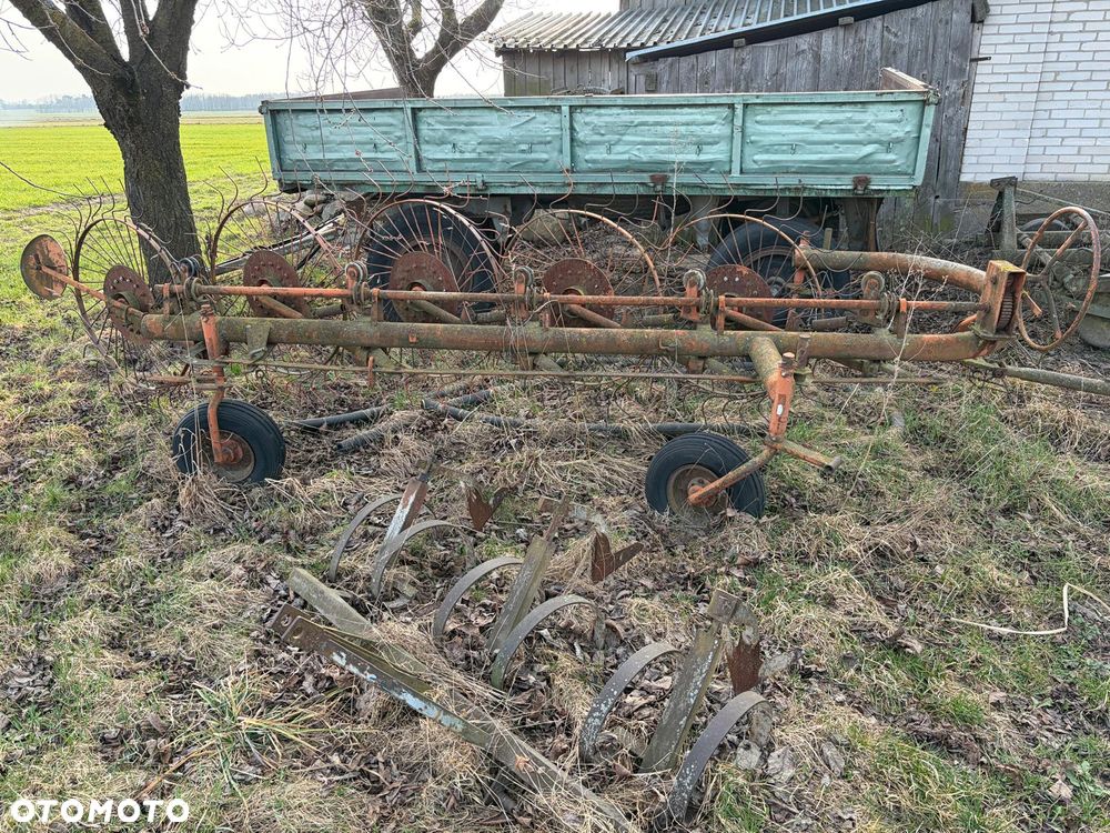 Przyczepka rolnicza dwukółka przyczepa jednoosiowa Transporter do obornika/ Taśmociąg / Podajnik Grabarka 5 gwiazd do siana Meprozet Orzys - 24