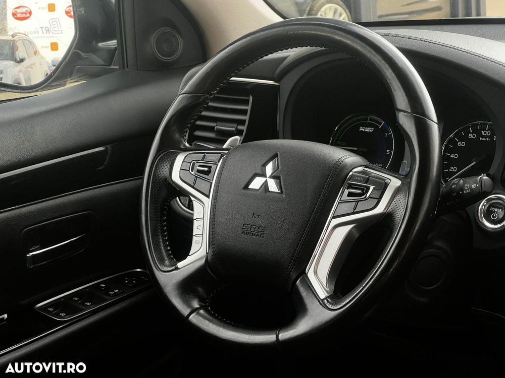 Mitsubishi Outlander - 10