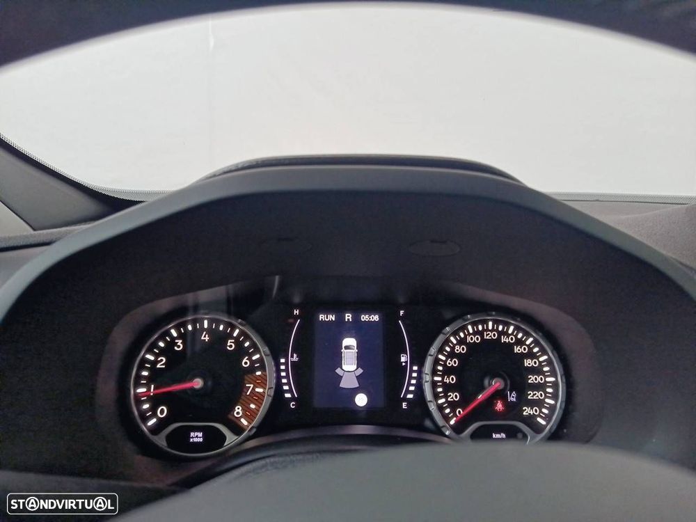 Jeep Renegade 1.3 T Longitude DCT - 24