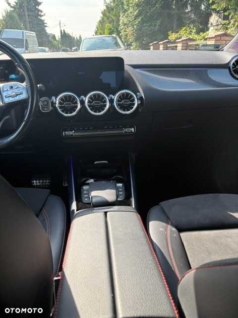 Mercedes-Benz GLA - 4