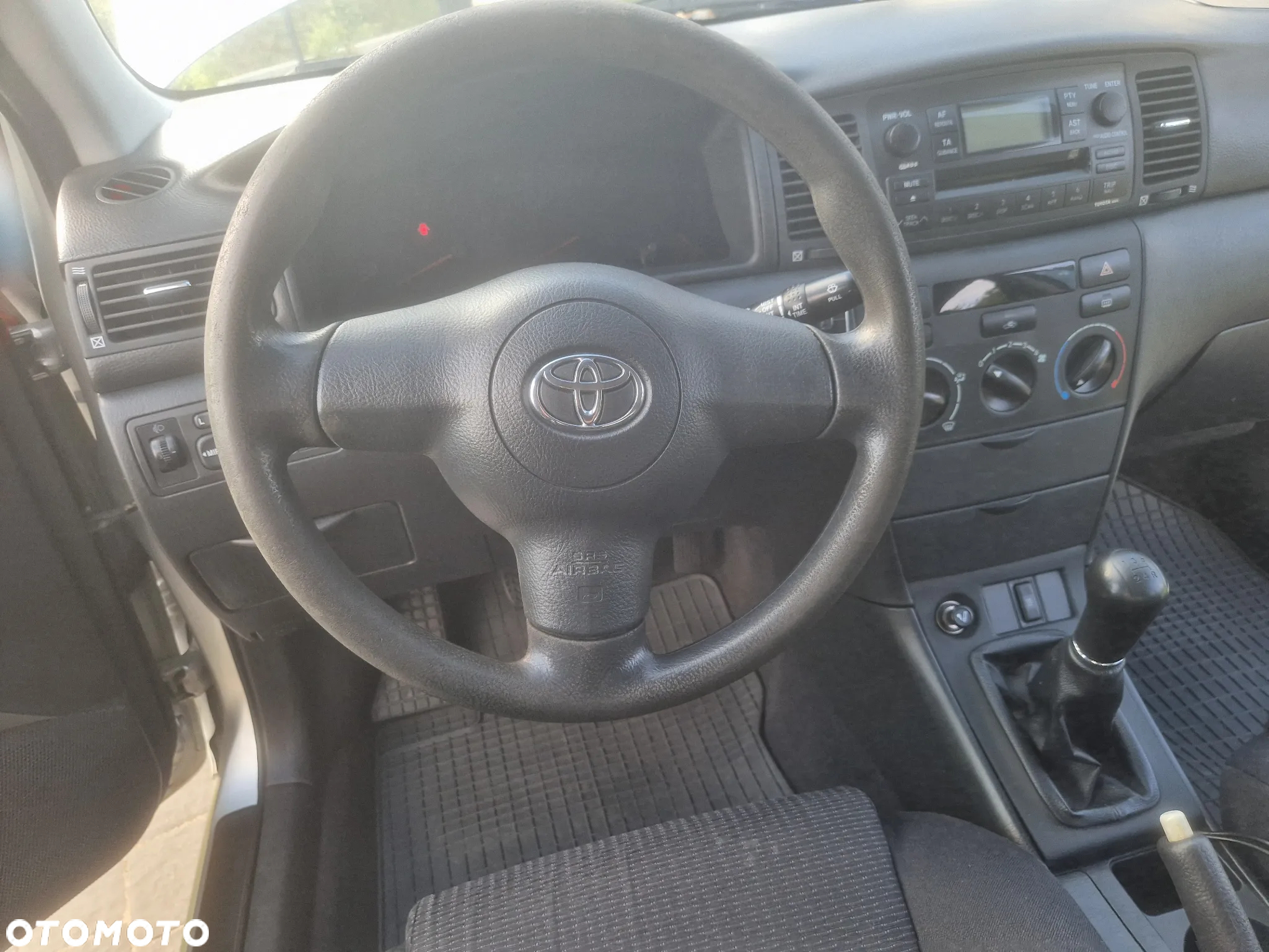 Toyota Corolla - 12