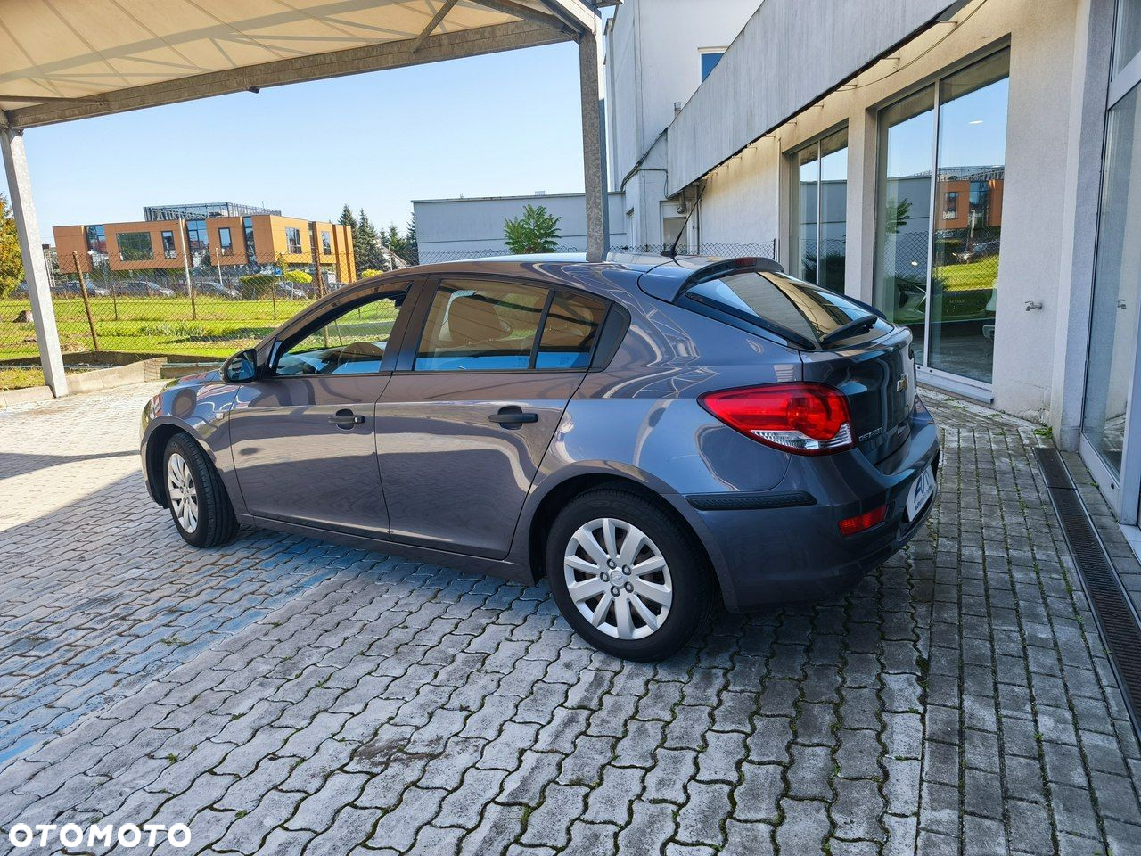 Chevrolet Cruze 1.6 LS+ - 24