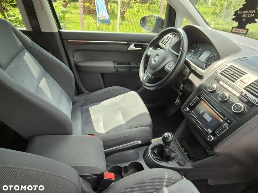 Volkswagen Touran 2.0 TDI DPF Highline - 23