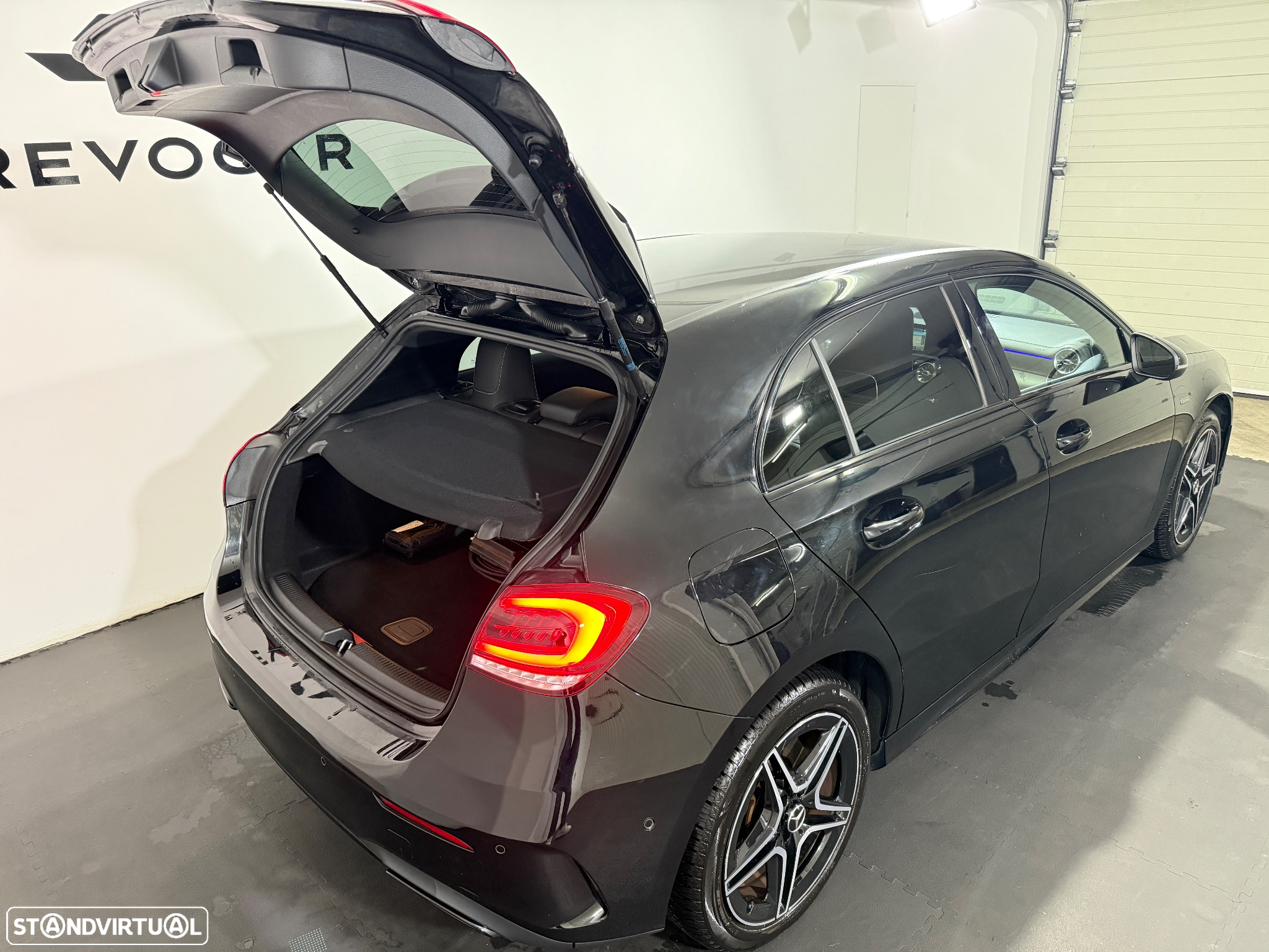Mercedes-Benz A 250 e AMG Line - 25