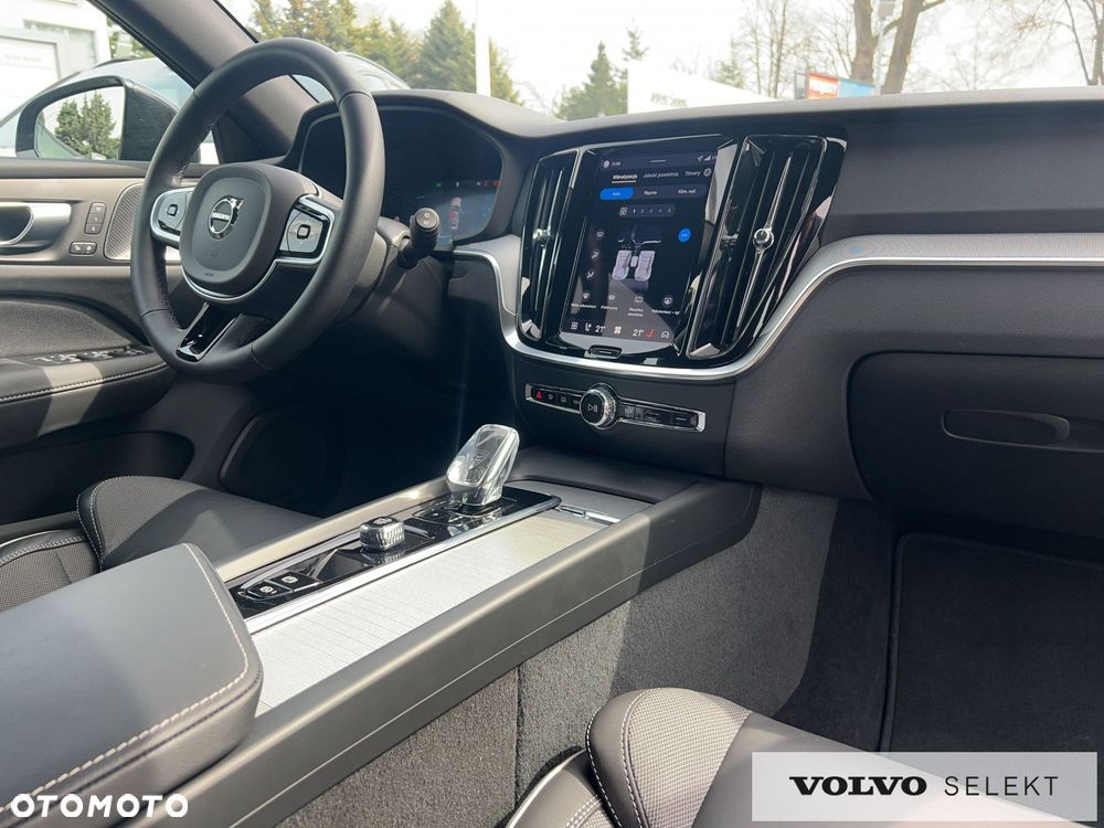 Volvo V60 B4 B Plus Dark - 27