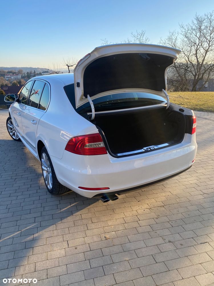 Skoda Superb 2.0 TDI 4x4 L&K DSG - 5