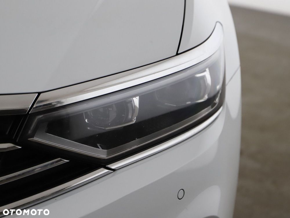 Volkswagen Passat Variant 2.0 TDI 4Mot Elegance DSG - 27