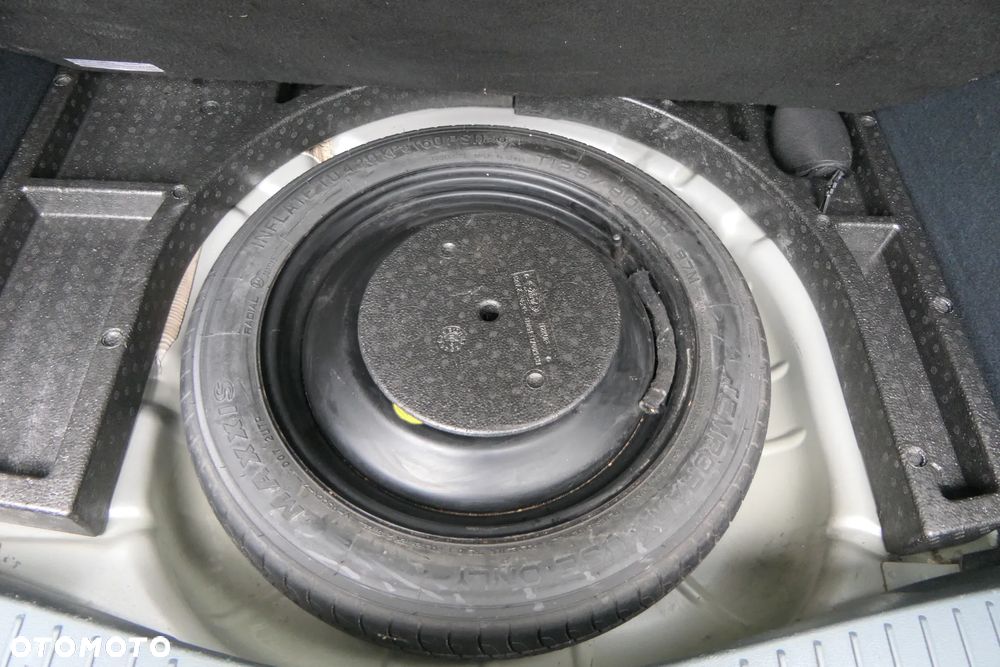 Ford C-MAX 1.6 Ti-VCT Titanium - 32