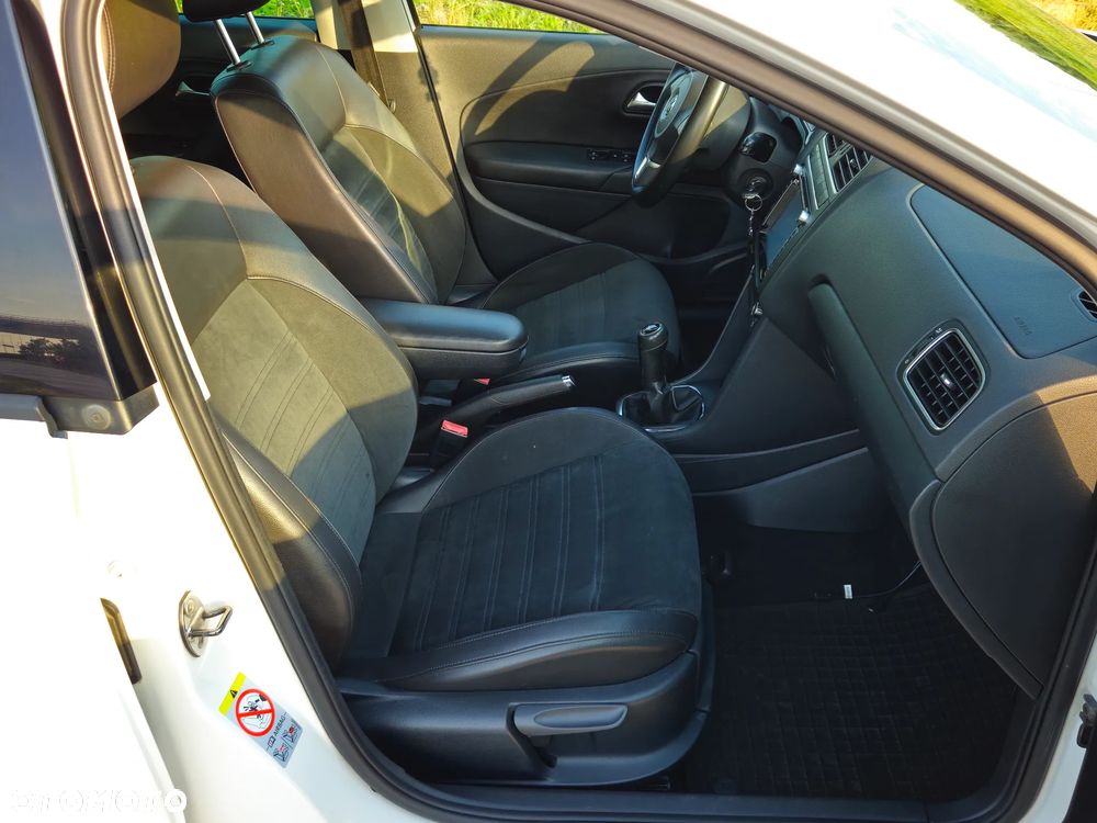 Volkswagen Polo 1.6 TDI Comfortline - 17