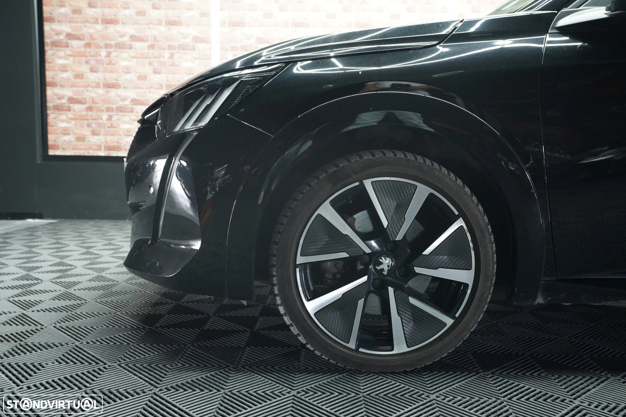 Peugeot e-208 GT Pack - 10