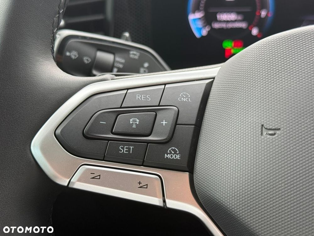 Volkswagen Passat - 14