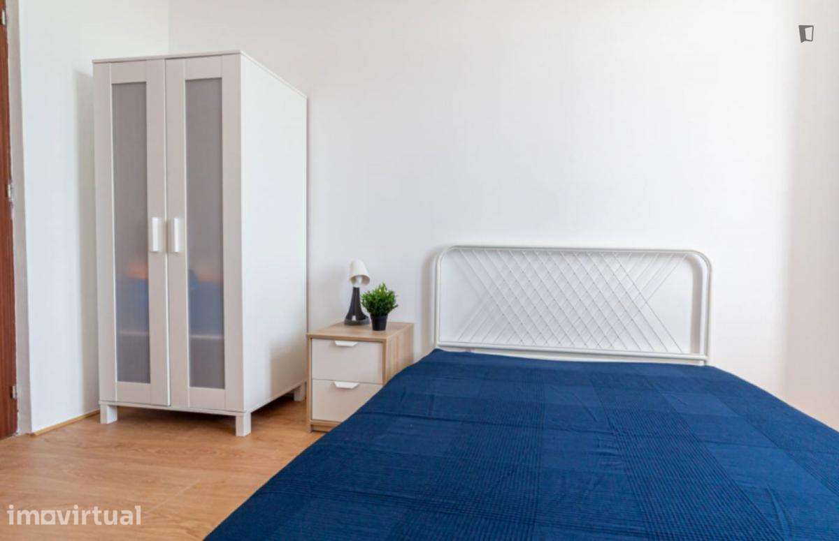 Quarto - localizado em Benfica Lisbon - Grande imagem: 4/12