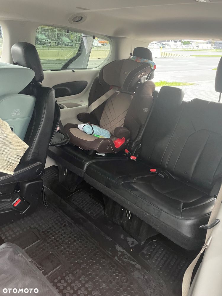 Chrysler Pacifica - 15