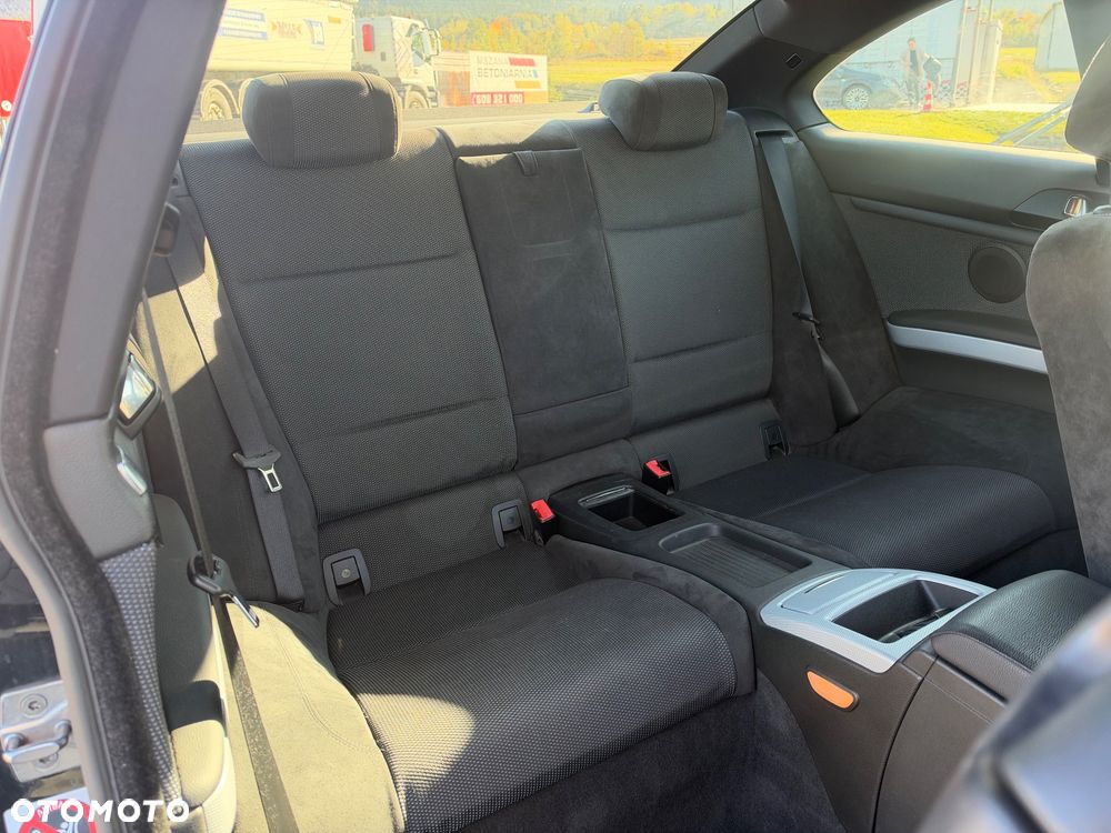 BMW Seria 3 330i xDrive M Sport Edition - 9