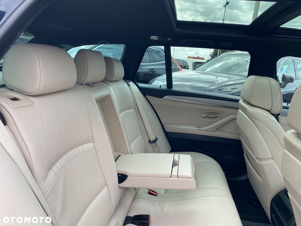 BMW Seria 5 520d Touring - 36