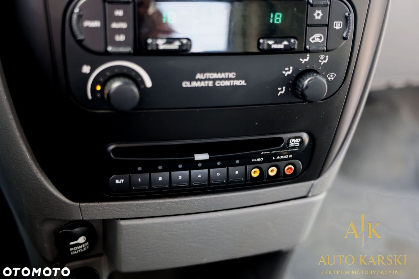 Chrysler Grand Voyager - 17